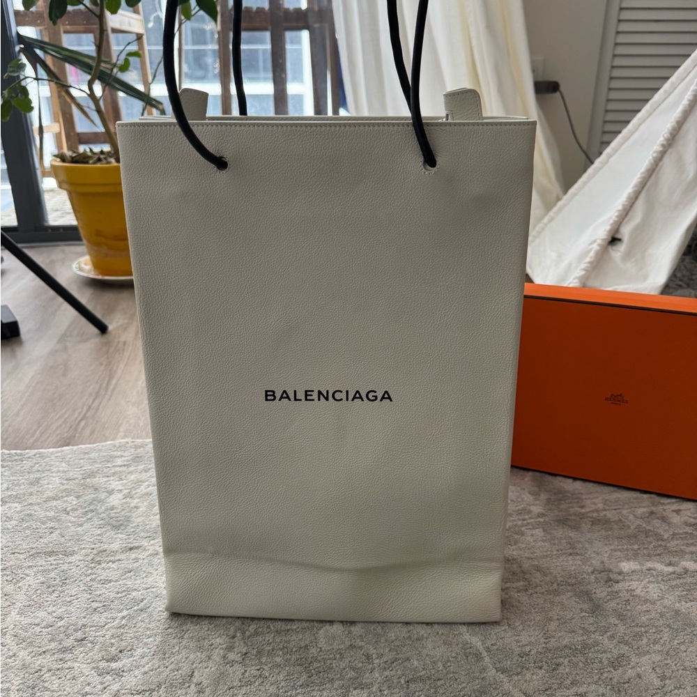 Balenciaga White Leather SHOPER  Bag